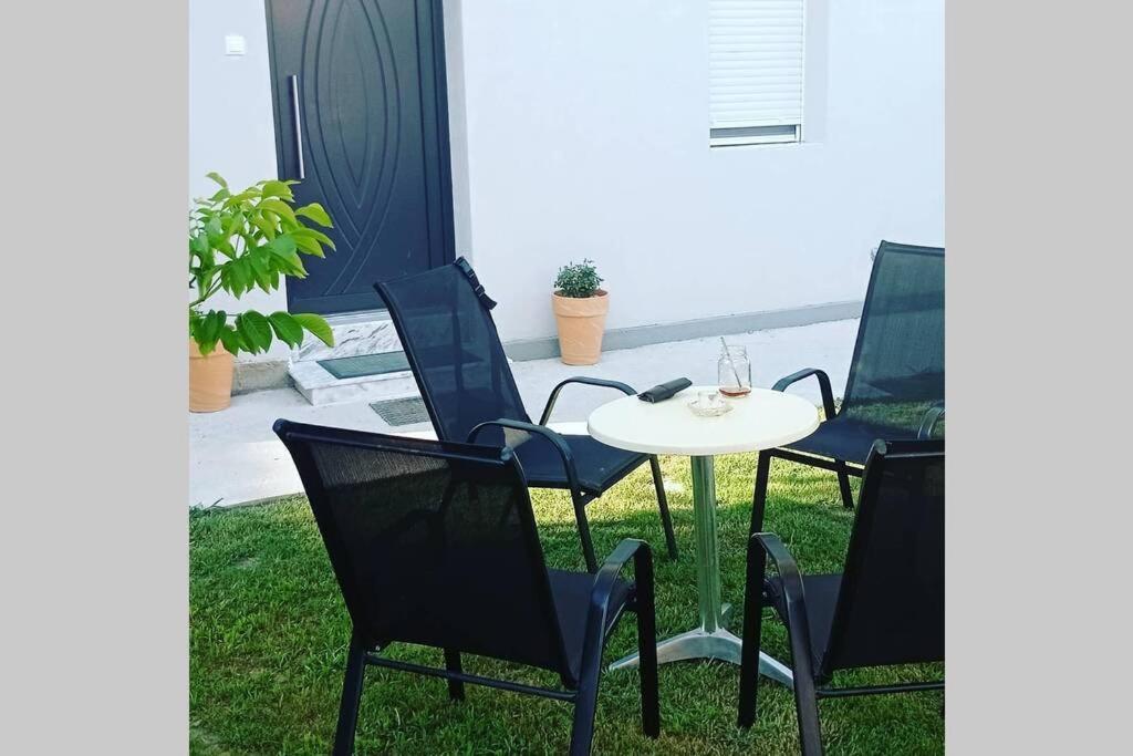 Το Άλλο Σπίτι... Villa Aridaía Eksteriør billede