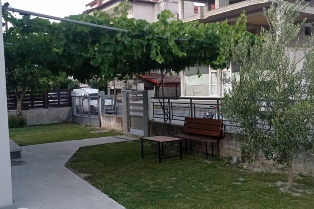Το Άλλο Σπίτι... Villa Aridaía Eksteriør billede