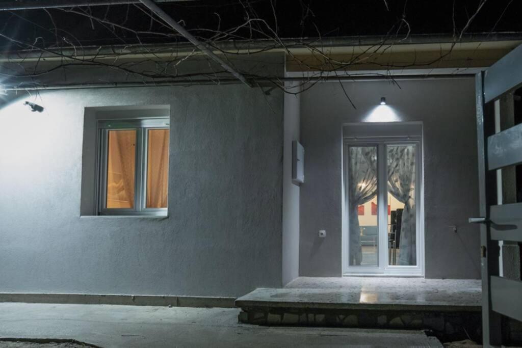 Το Άλλο Σπίτι... Villa Aridaía Eksteriør billede